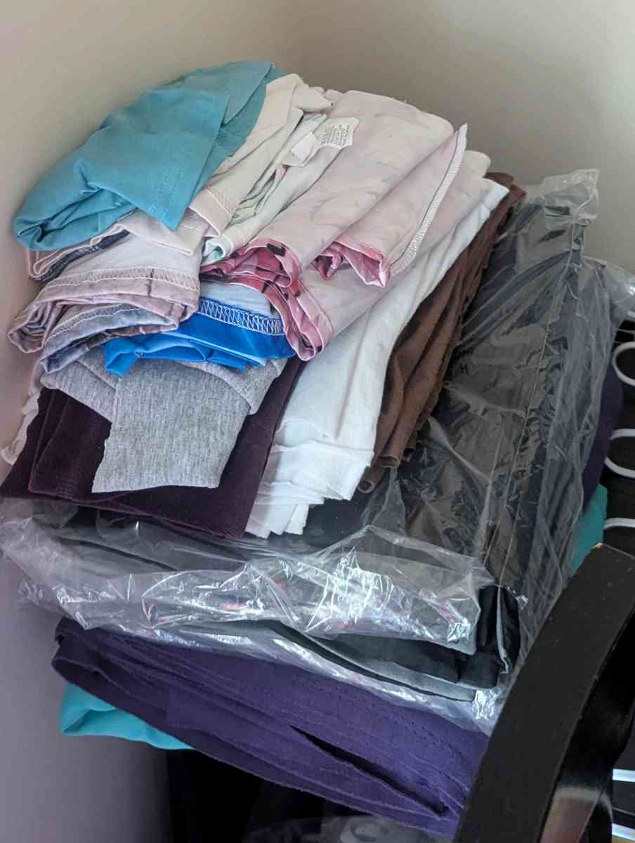 left over material - Eureka, Missouri - FleaMarketBay