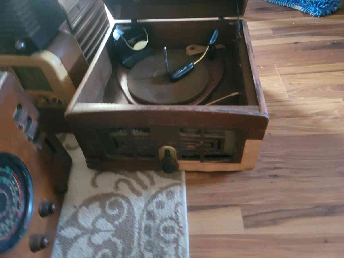 antique radios speaker record player 1920s 1930s - Sumner, Washington - FleaMarketBay