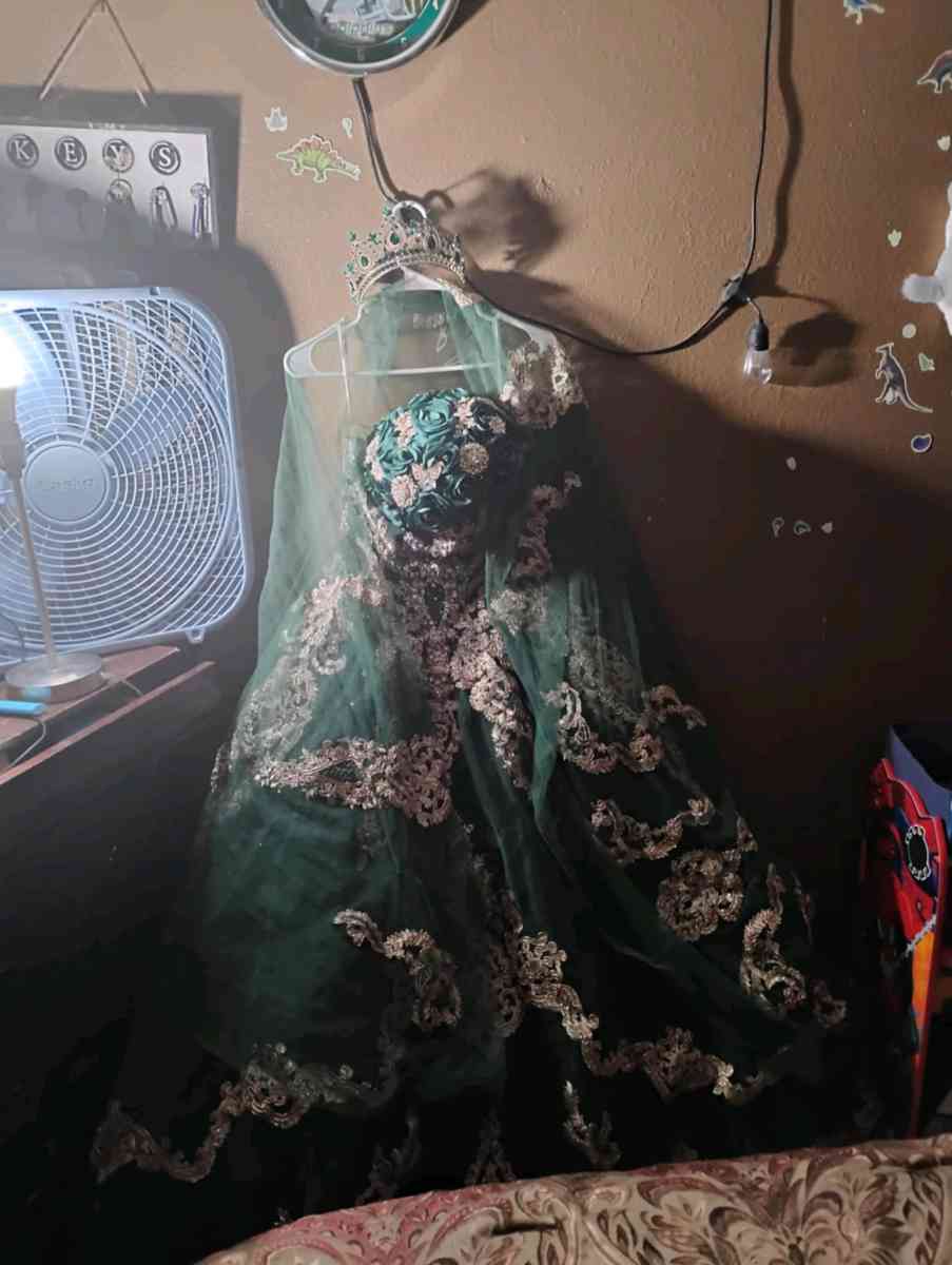 Quinceanera dress Emerald green rose gold - Perris, California - FleaMarketBay