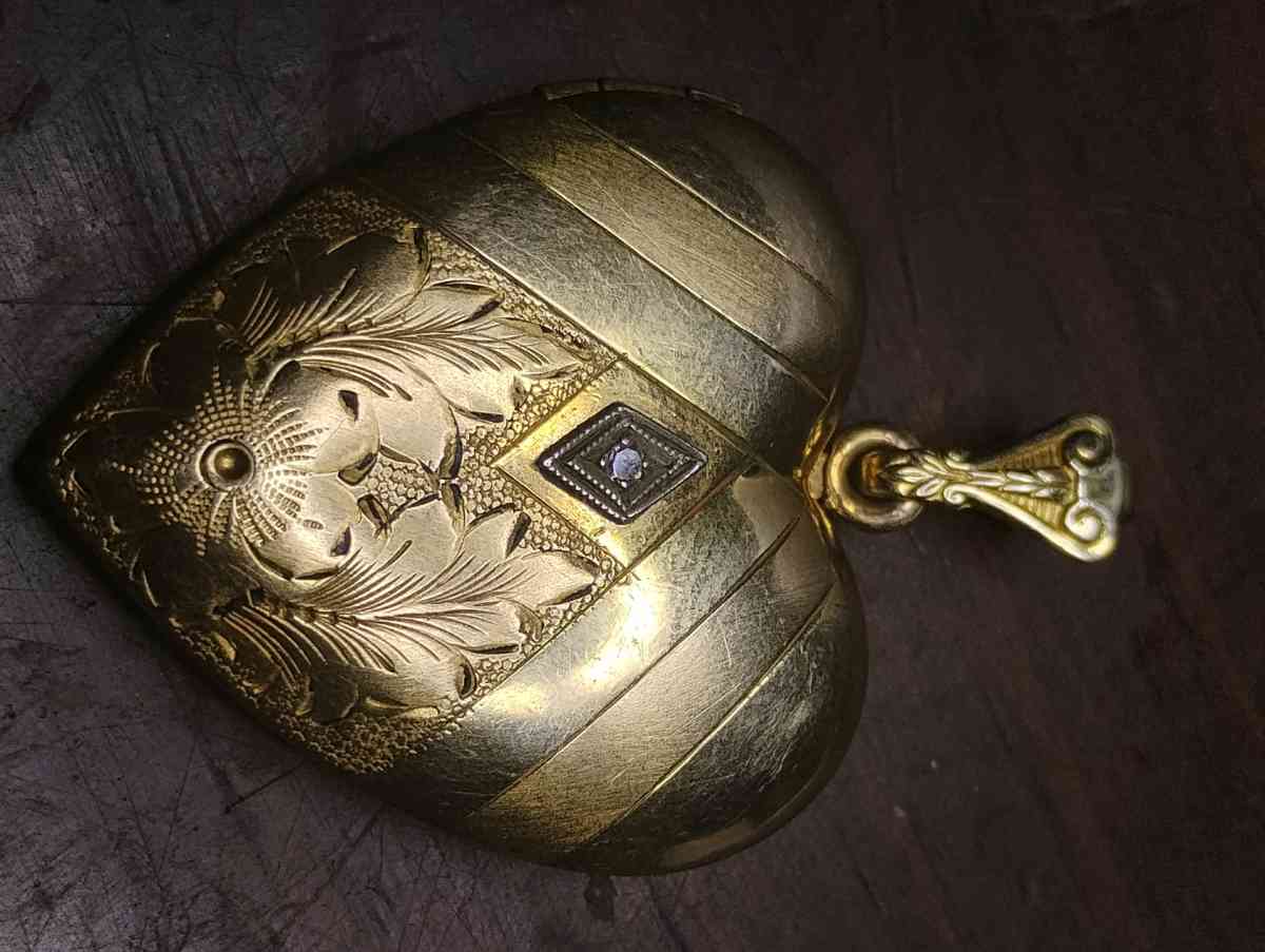WH Vintage Gold Filled Locket