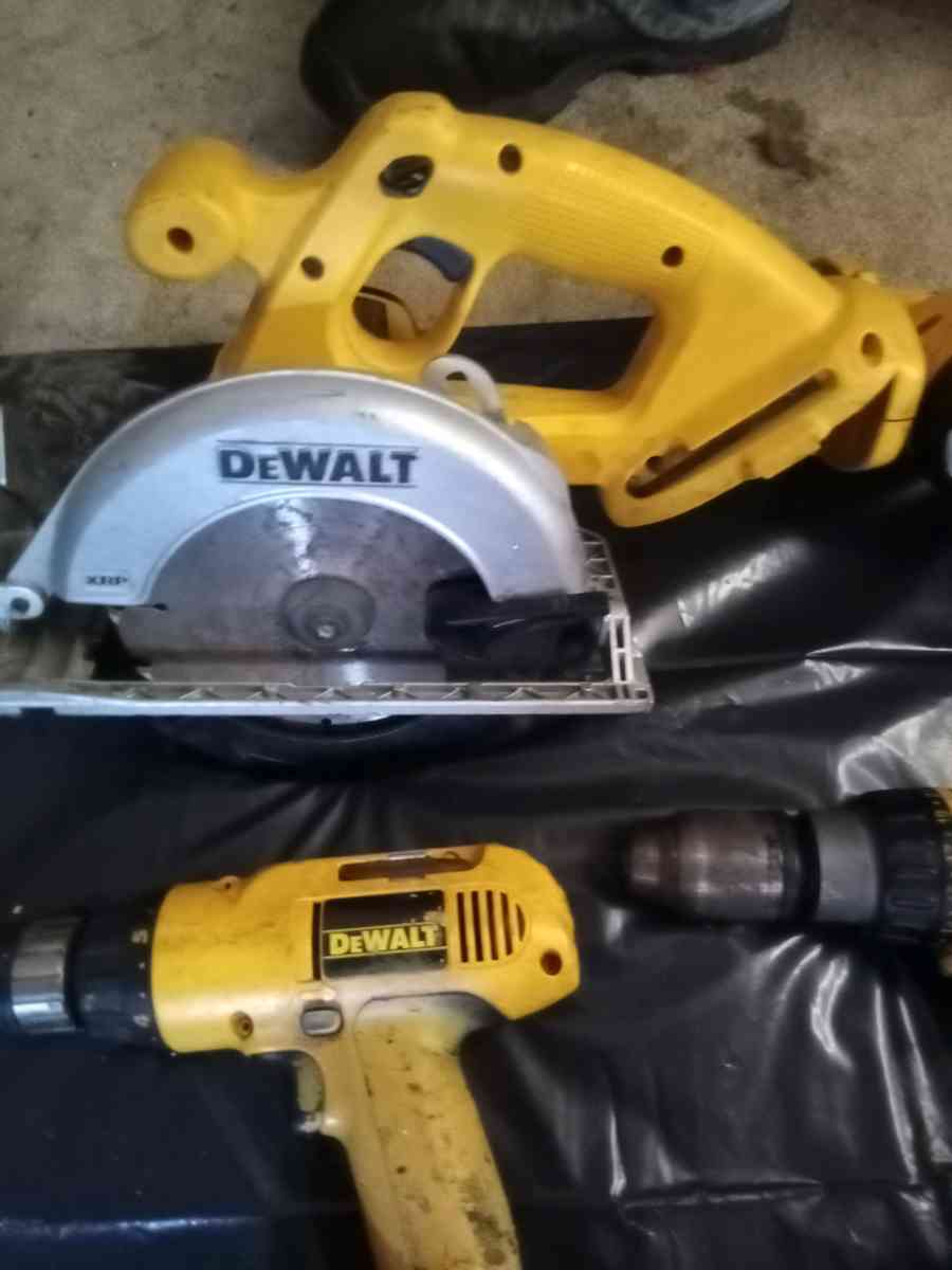 DeWalt power tool bundle - Lebanon, Ohio - FleaMarketBay