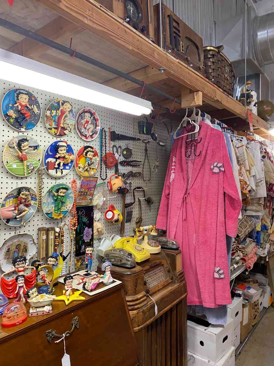 Antique Mall - Oklahoma City, Oklahoma - FleaMarketBay