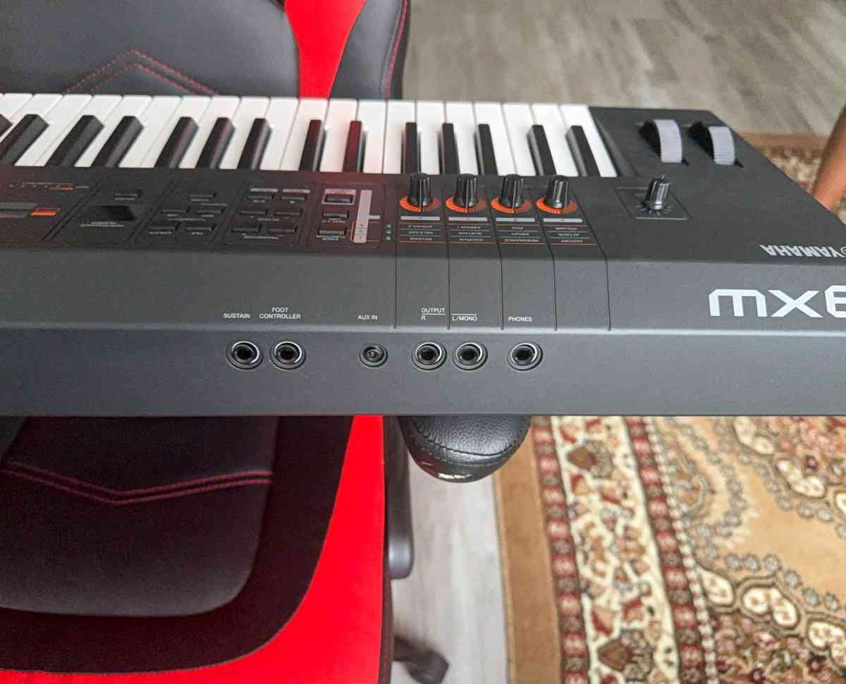 Yamaha mx61 with a bag - Columbus, Ohio - FleaMarketBay