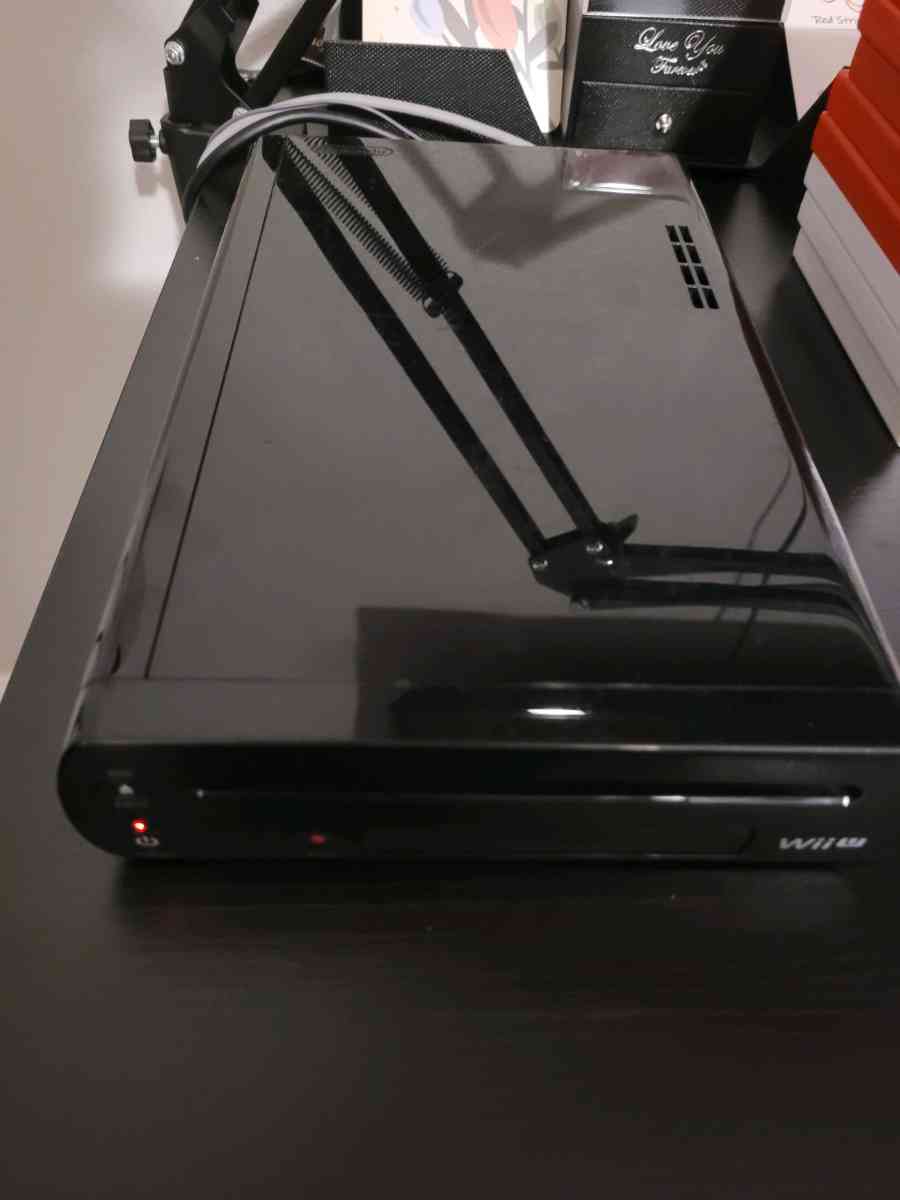 Wii u Console and Gamepad - Winter Haven, Florida - FleaMarketBay