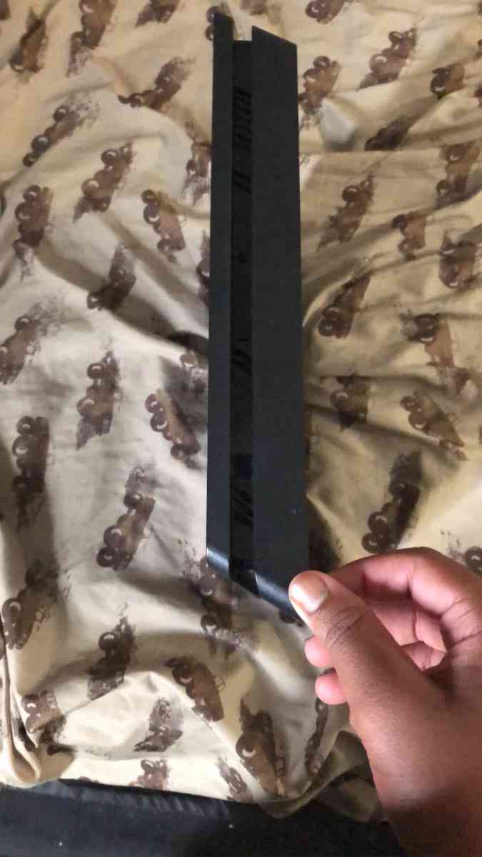 PS4 works comes with wires just no controller - Saddle Brook, New Jersey - FleaMarketBay