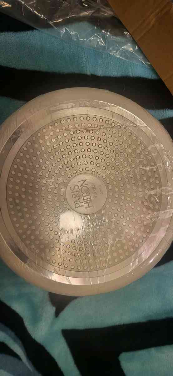 Paris Hilton Saute Pan With Glass Lid Brand Newin box - Arlington, Washington - FleaMarketBay