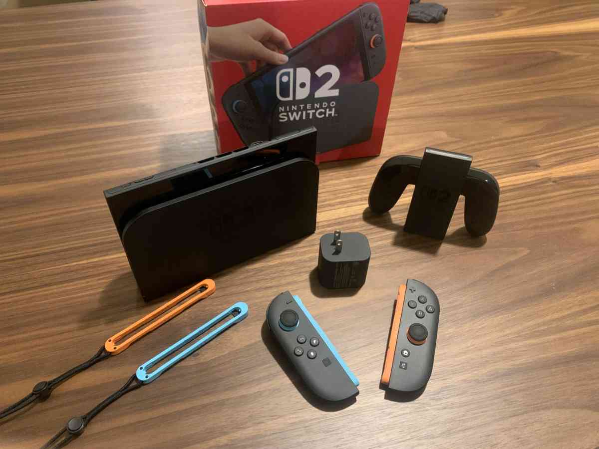 a few consoles - Nashville, Tennessee - FleaMarketBay