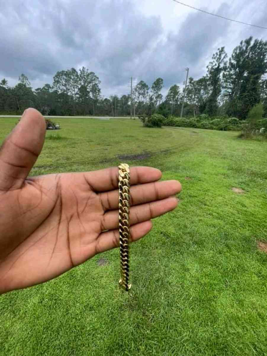 cuban link bracelet - Valdosta, Georgia - FleaMarketBay