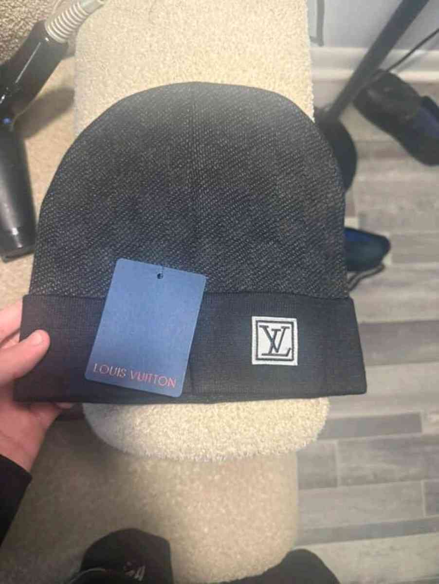 Black designer beanie - Orlando, Florida - FleaMarketBay
