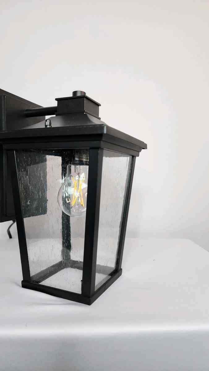 BLACK 1LIGHT OUTDOOR WALL SCONCE WITH SEEDED GLASS SHADE - Las Vegas, Nevada - FleaMarketBay