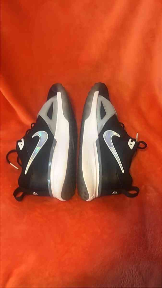 Size 11  Nike Air Zoom Diamond Elite Turf Black Iridescent - North Las Vegas, Nevada - FleaMarketBay