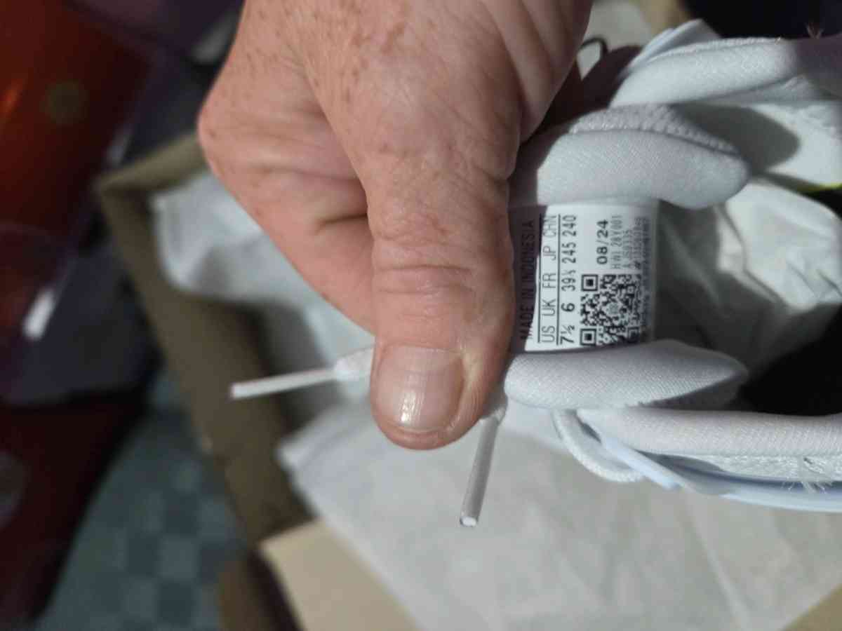 Adidas womens brand new - Oberlin, Kansas - FleaMarketBay