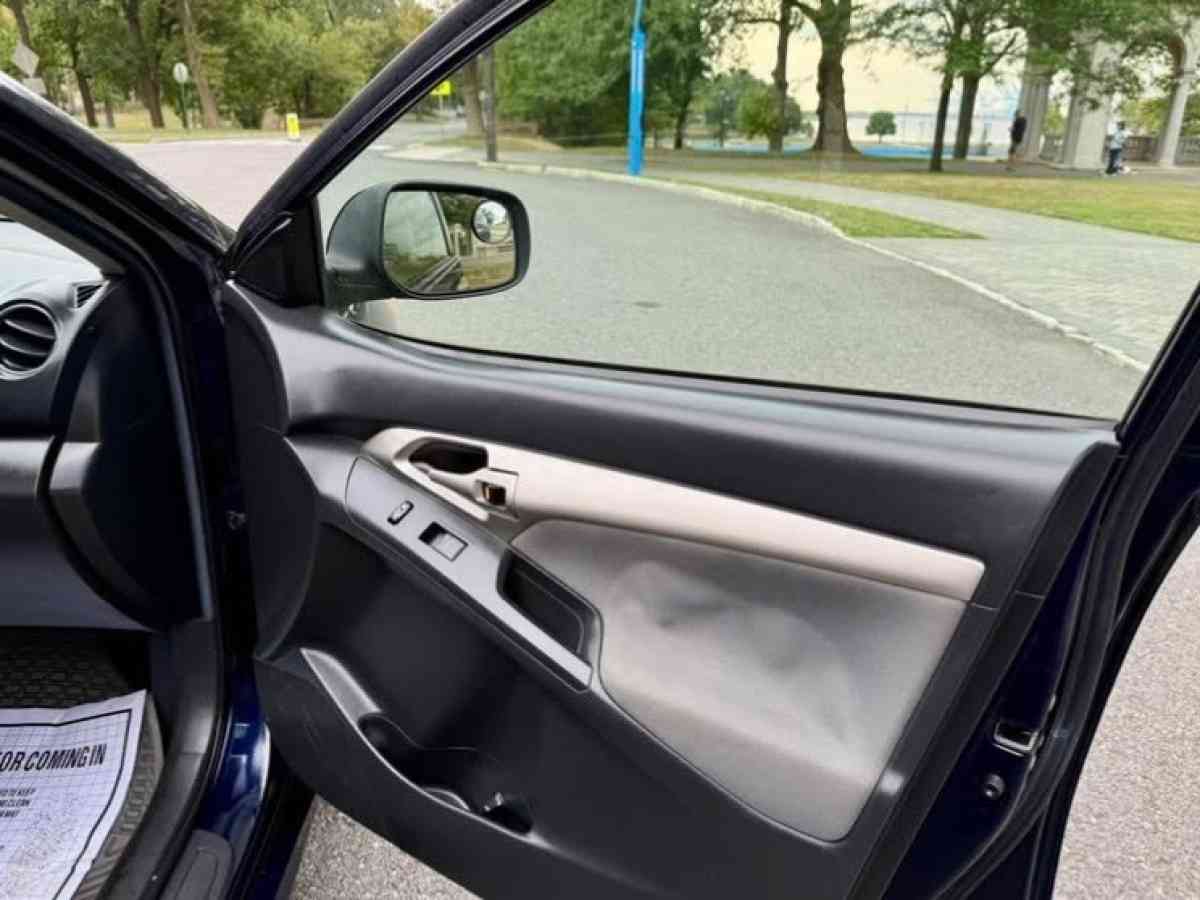 TOYOTA MATRIX S SPORT WAGON 4D - Los Angeles, California - FleaMarketBay