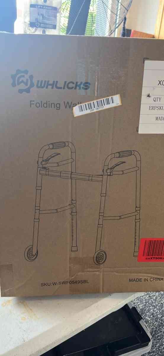Folding walker up to 350 lbs - Eagle Lake, Florida - FleaMarketBay