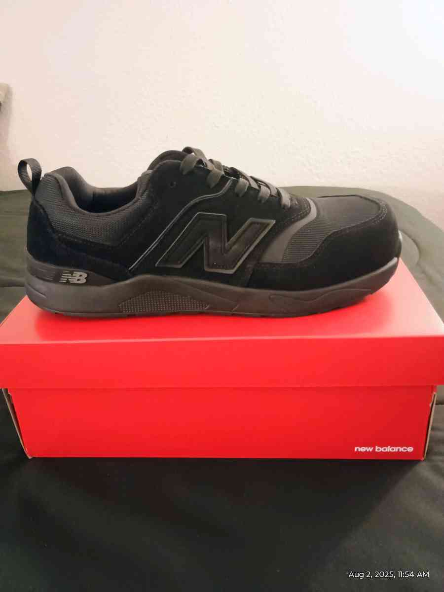 New balance mens shoes - Mesa, Arizona - FleaMarketBay