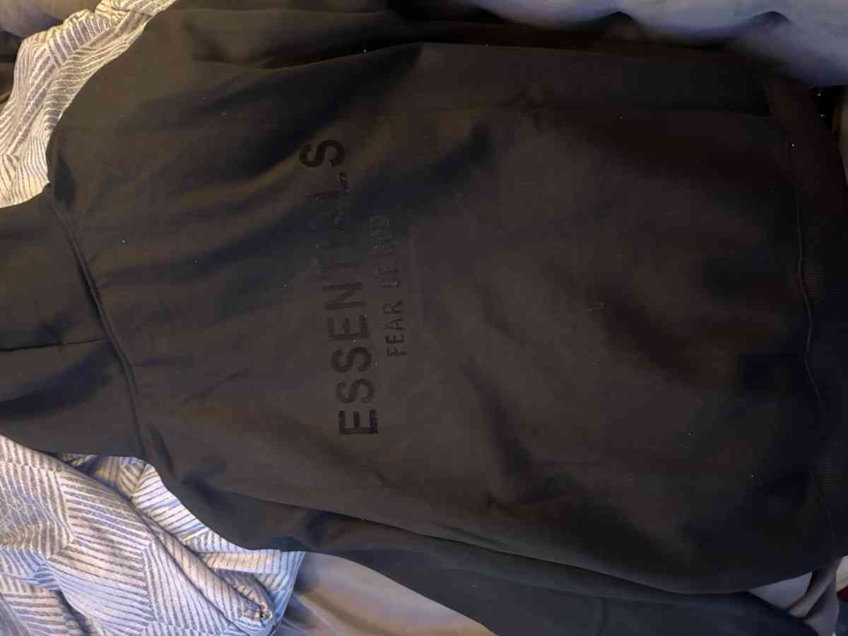 essentials hoodie size large - Goodlettsville, Tennessee - FleaMarketBay