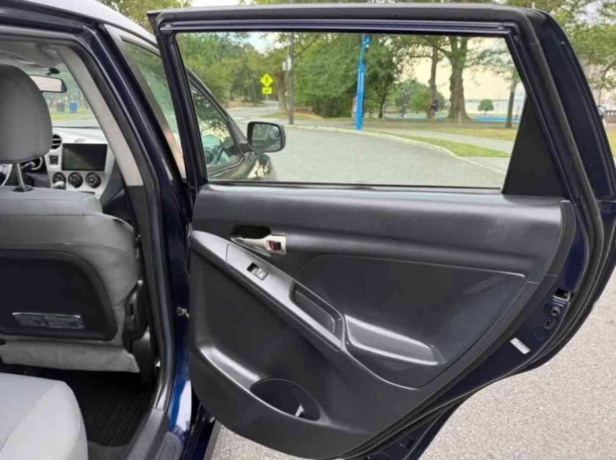 TOYOTA MATRIX S SPORT WAGON 4D - Los Angeles, California - FleaMarketBay