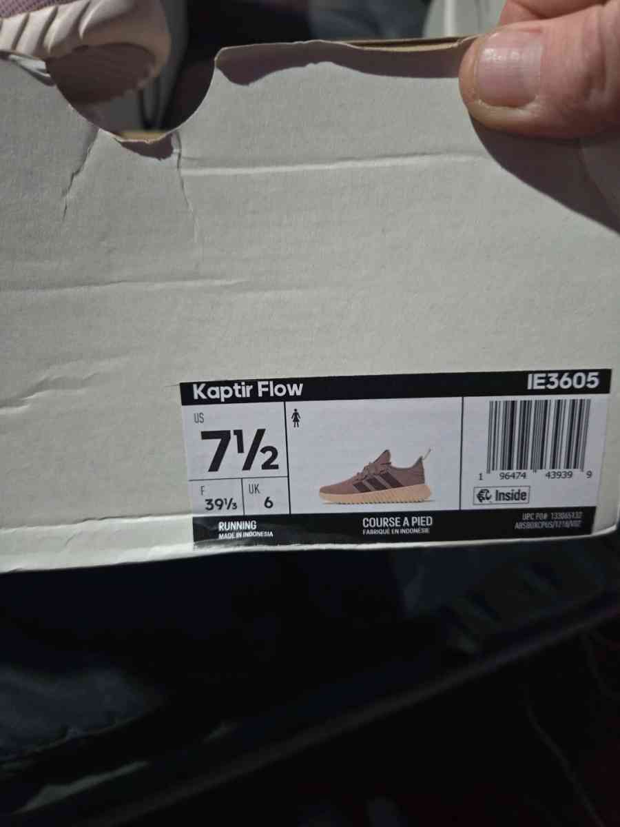 Adidas womens 75 - Oberlin, Kansas - FleaMarketBay