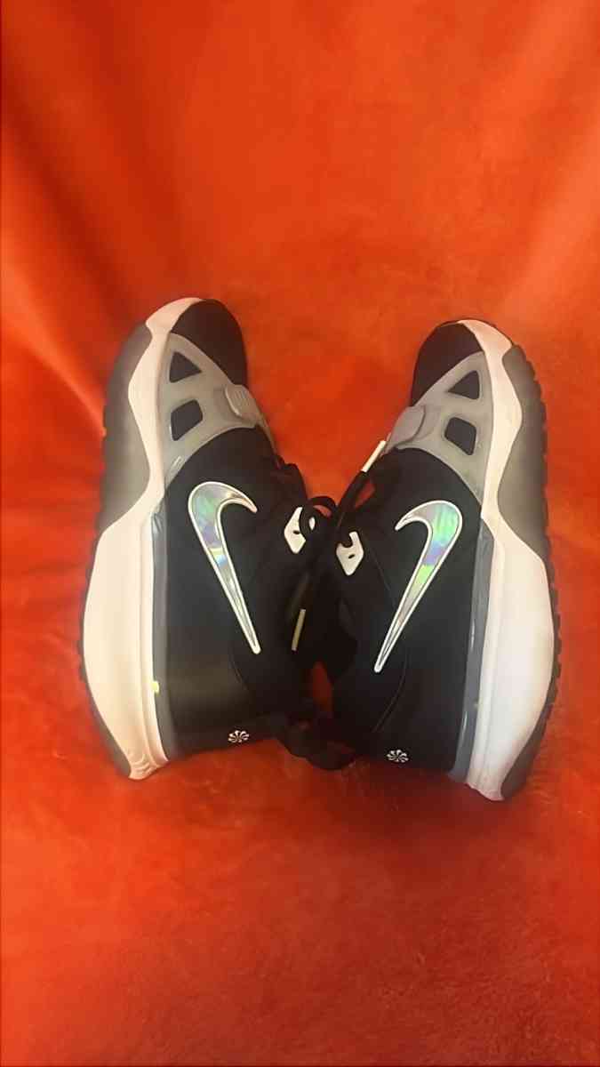 Size 11  Nike Air Zoom Diamond Elite Turf Black Iridescent - North Las Vegas, Nevada - FleaMarketBay