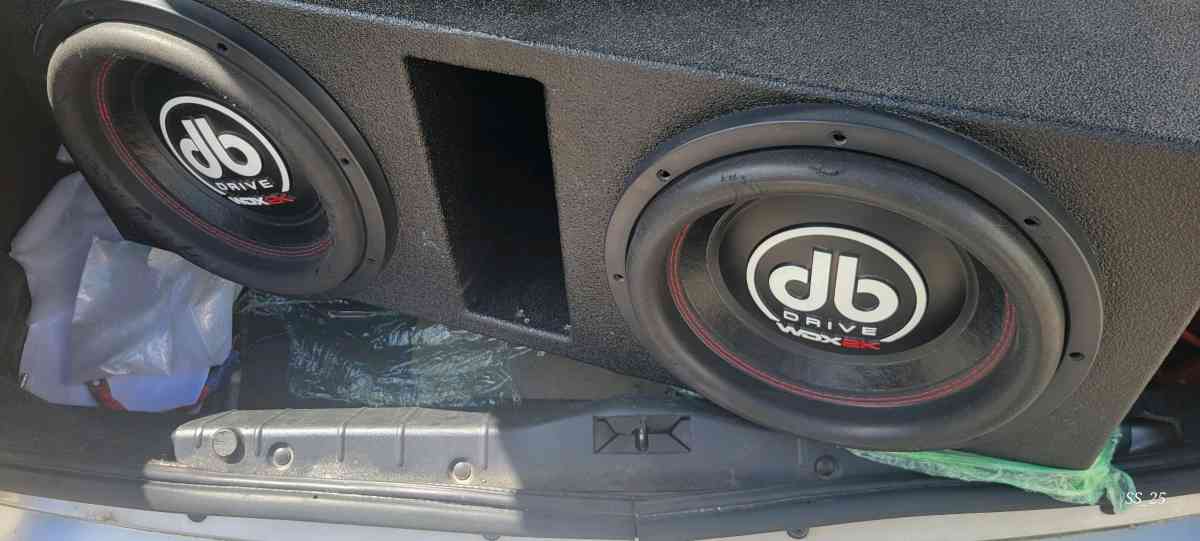 2 DB DRIVE WDX 2K 12 2500w Subwoofers in Vented Enclosure - Dakota, Minnesota
