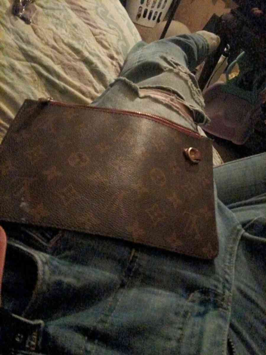 Louis Vuitton Paris edition made in France - Calhoun City, Mississippi
