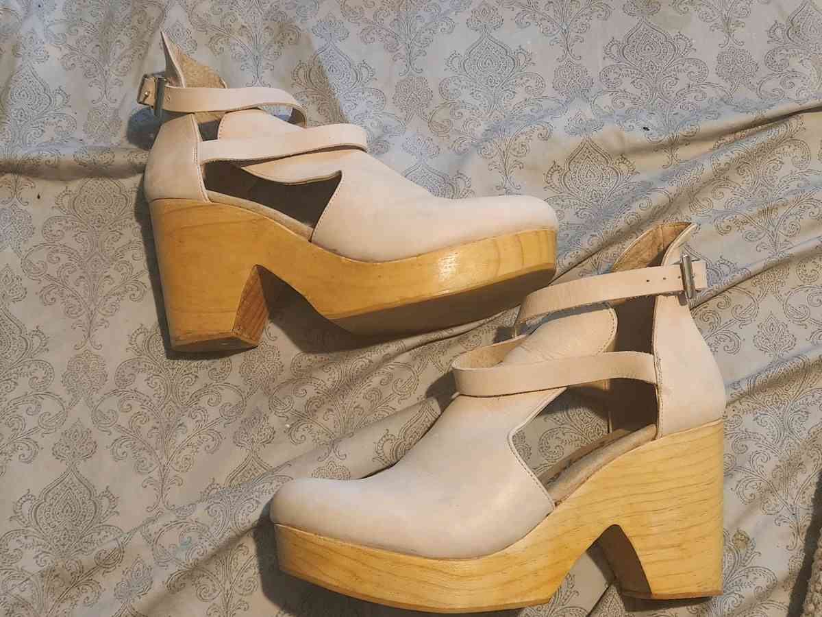 free people shoes - Medway, Ohio - FleaMarketBay
