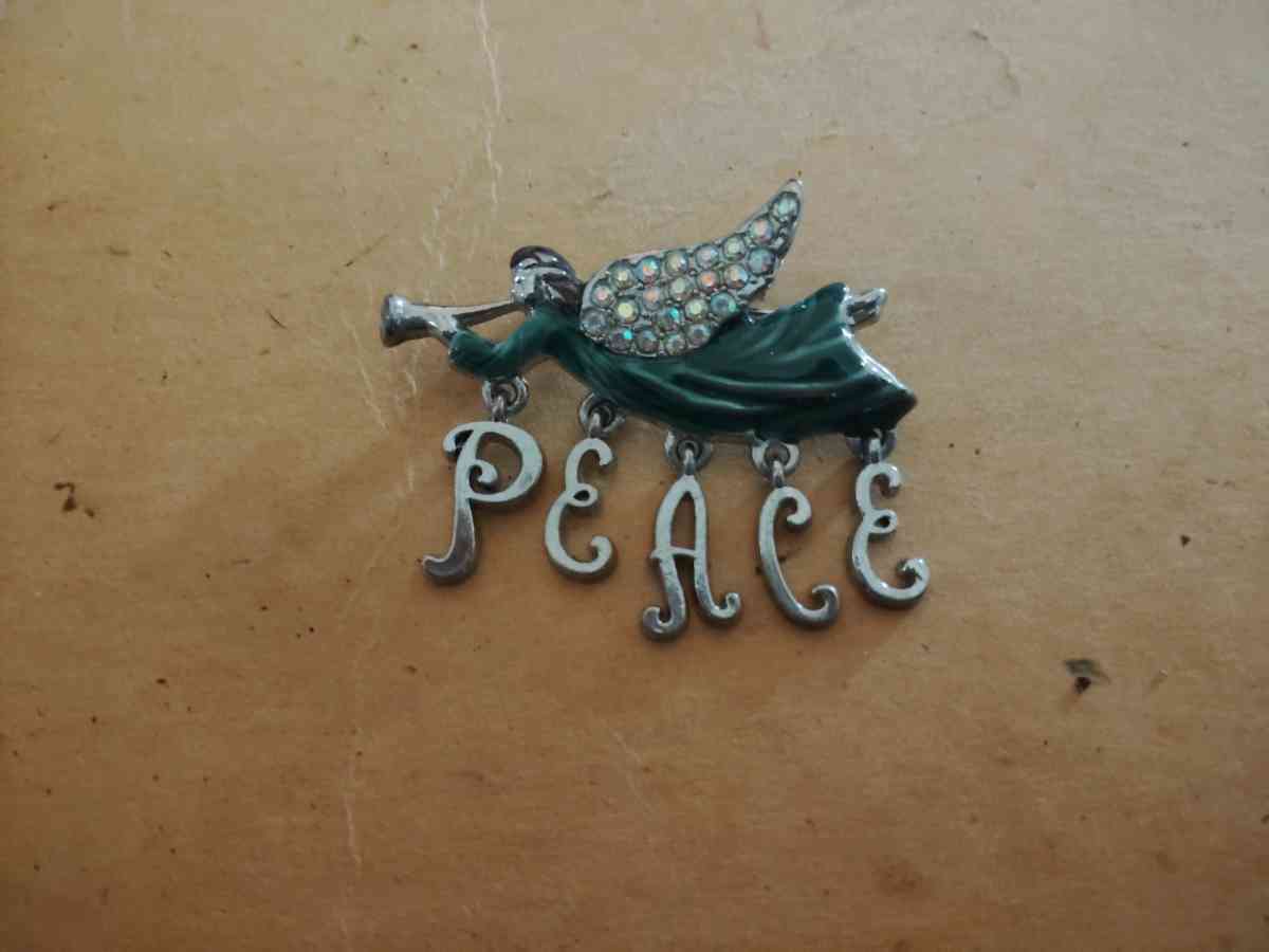 Vintage Pins - Lake Charles, Louisiana - FleaMarketBay