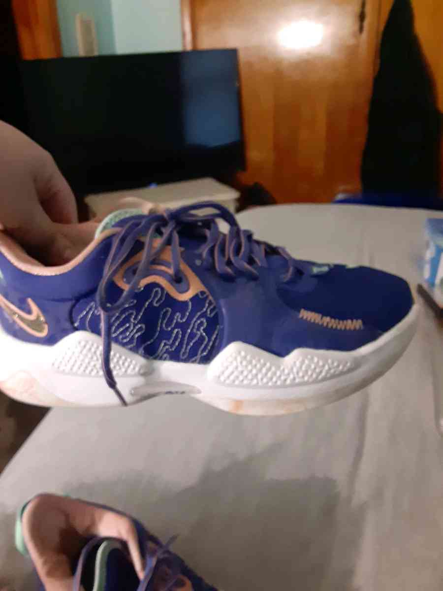 nike shoe - Cleveland, Ohio