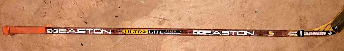 Easton ultra light graphite 100 model F100 flex ice hockey - Philadelphia, Pennsylvania - FleaMarketBay