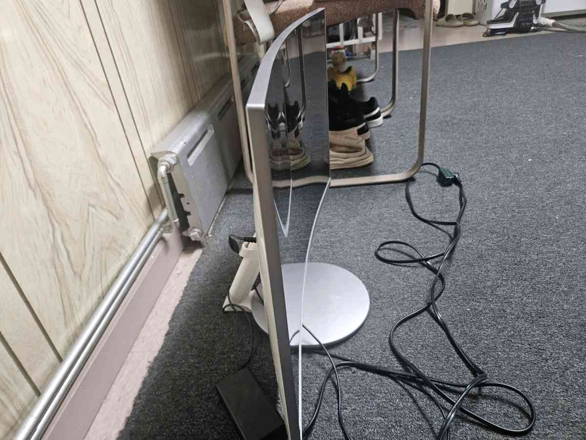 Curved monitor - Brooklyn, New York