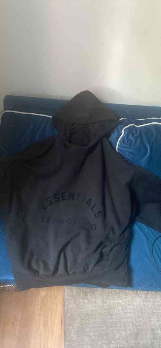 Essential hoodie size small - Baltimore, Maryland - FleaMarketBay