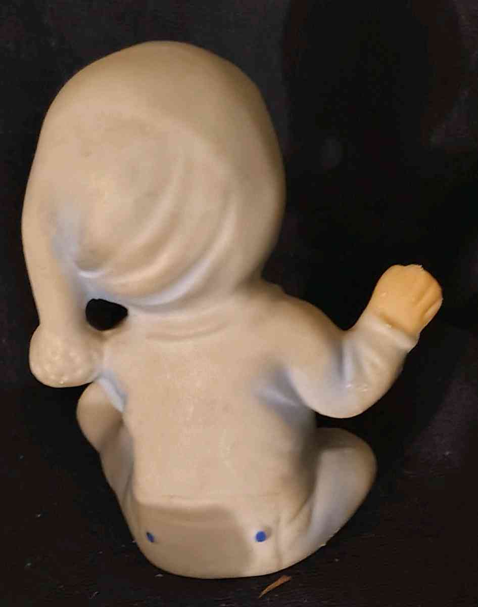 porcelain sitting baby - Austin, Minnesota - FleaMarketBay