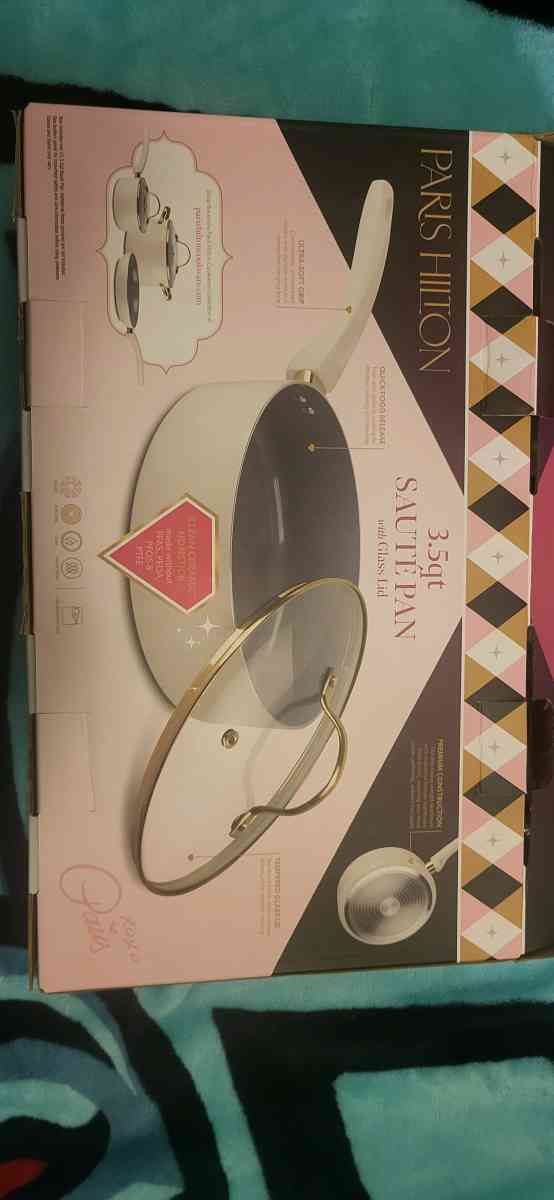 Paris Hilton Saute Pan With Glass Lid Brand Newin box - Arlington, Washington - FleaMarketBay