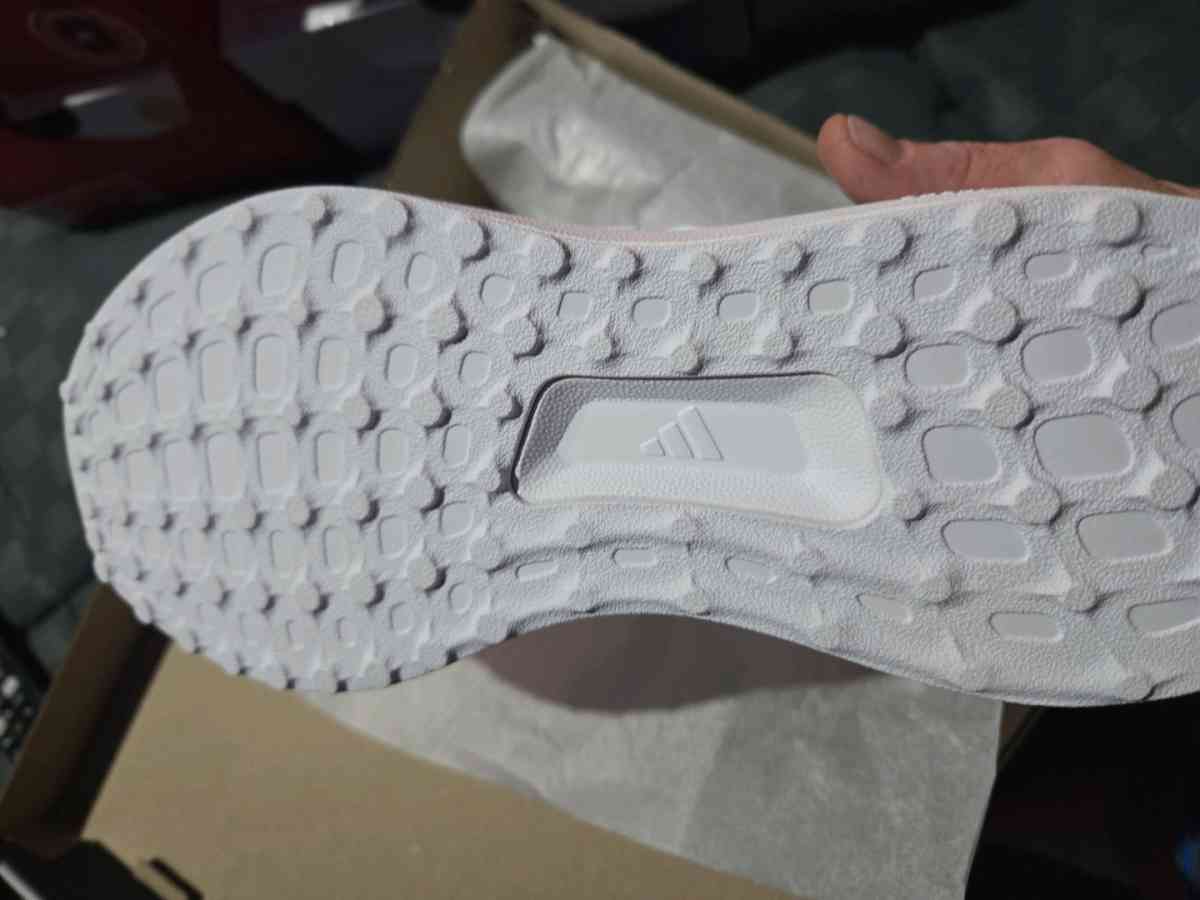 Adidas womens brand new - Oberlin, Kansas - FleaMarketBay