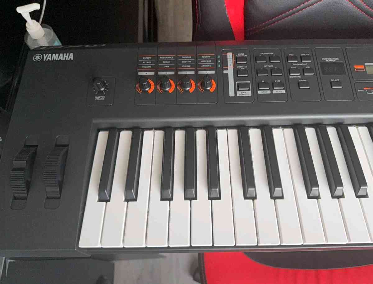 Yamaha mx61 with a bag - Columbus, Ohio - FleaMarketBay