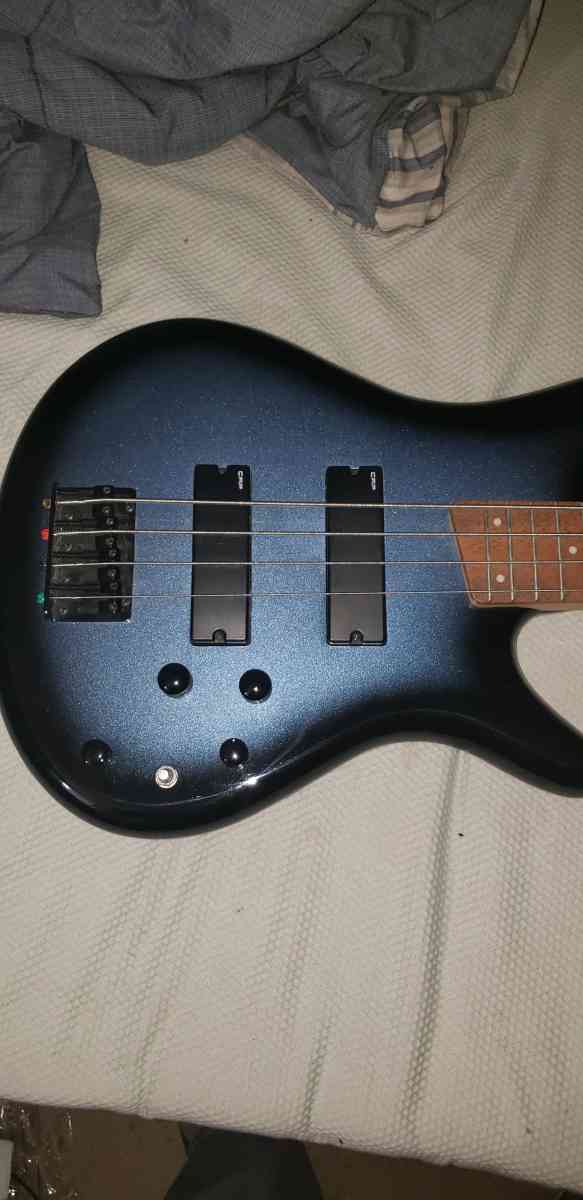 4 string Bass with 100 watt amp - Austin, Texas - FleaMarketBay