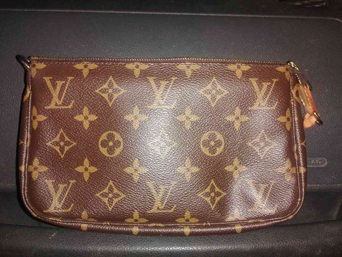 Louis Vuitton womens shoulder bag - Durango, Colorado - FleaMarketBay
