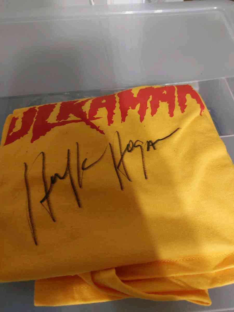 red and yellow autographed Tshirt - Decatur, Georgia