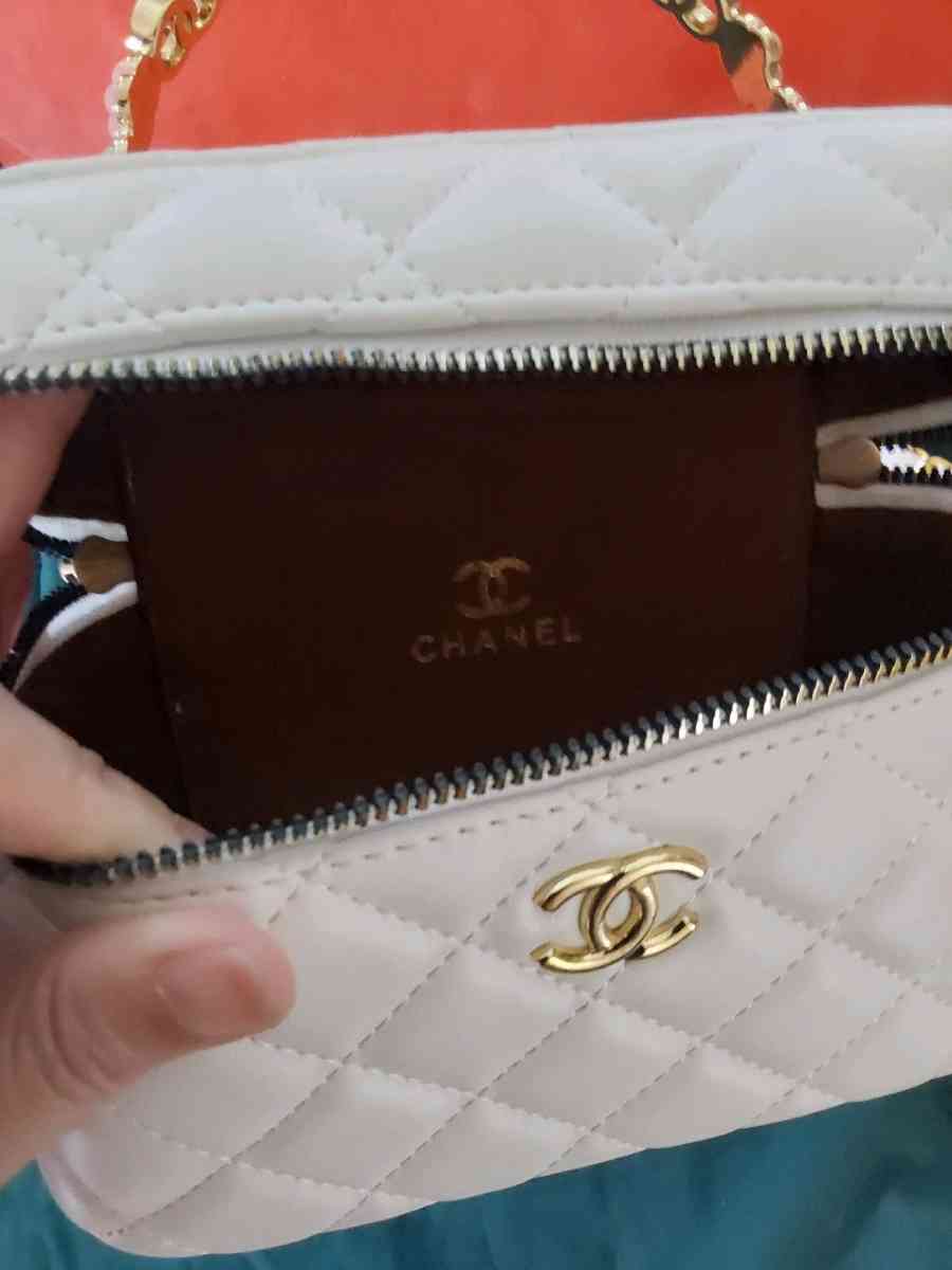 crossbody - California City, California - FleaMarketBay