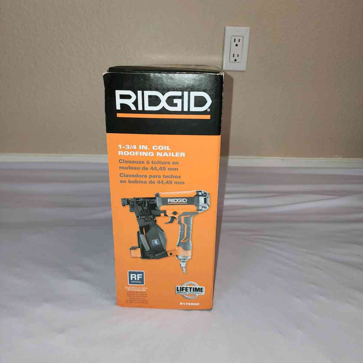 RIDGID PNEUMATIC 15 DEG 134 IN COIL ROOFING NAILER - Las Vegas, Nevada - FleaMarketBay