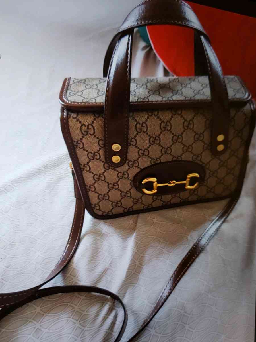 crossbody - California City, California - FleaMarketBay