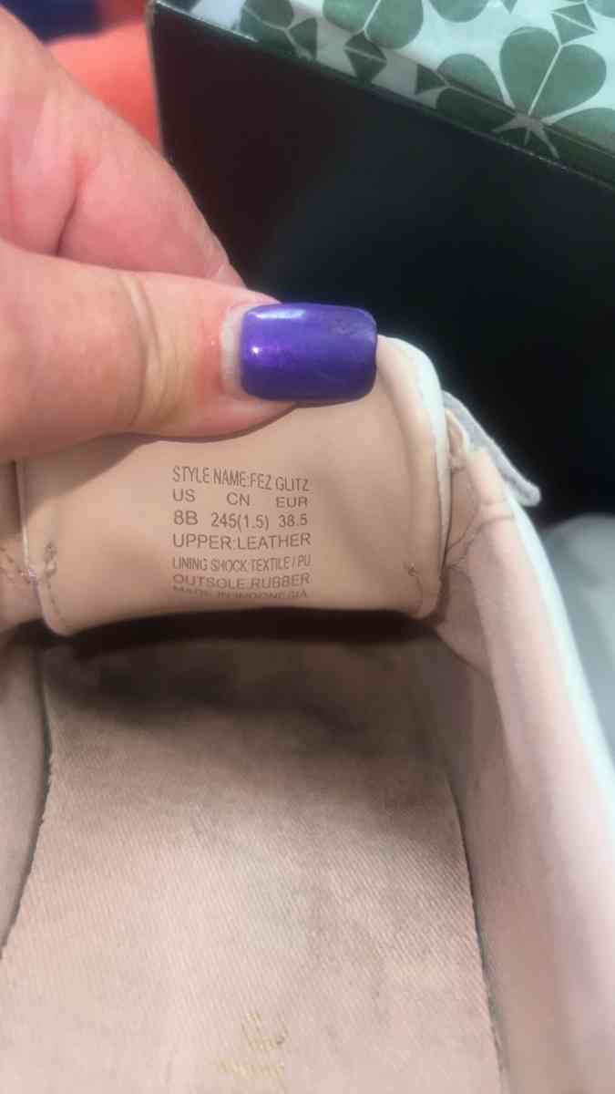 Kate Spade white leather shoes with black spade accent size - Las Vegas, Nevada - FleaMarketBay