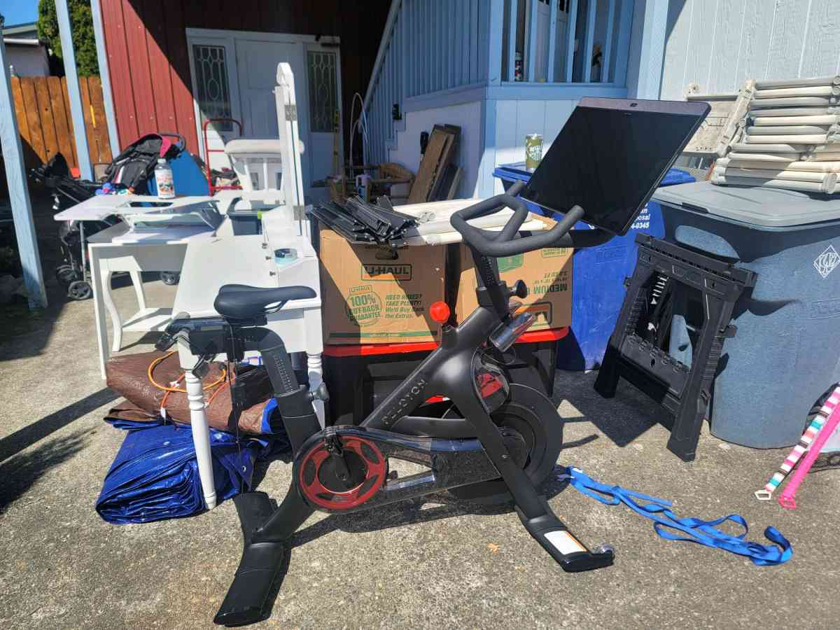 peloton stationary bike