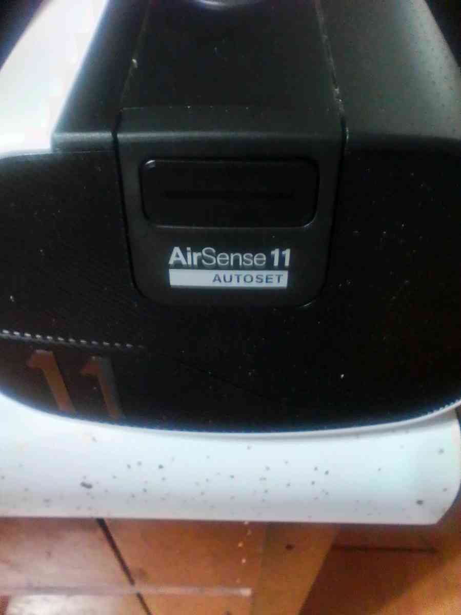 Resmed cpap air sense 11 autoset CPAP machine with carrying - Springfield, Missouri