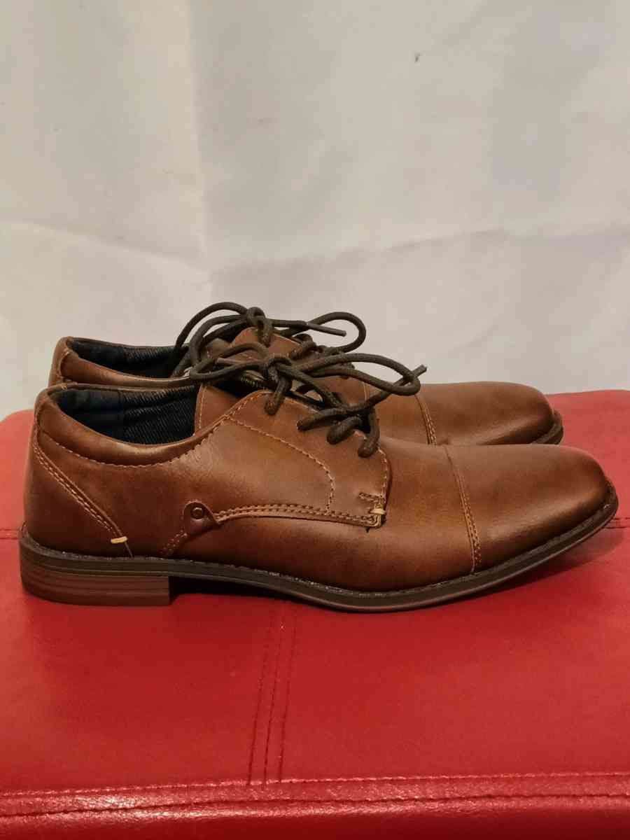 Brand New boys dress shoes brown size 3 - Stony Point, New York