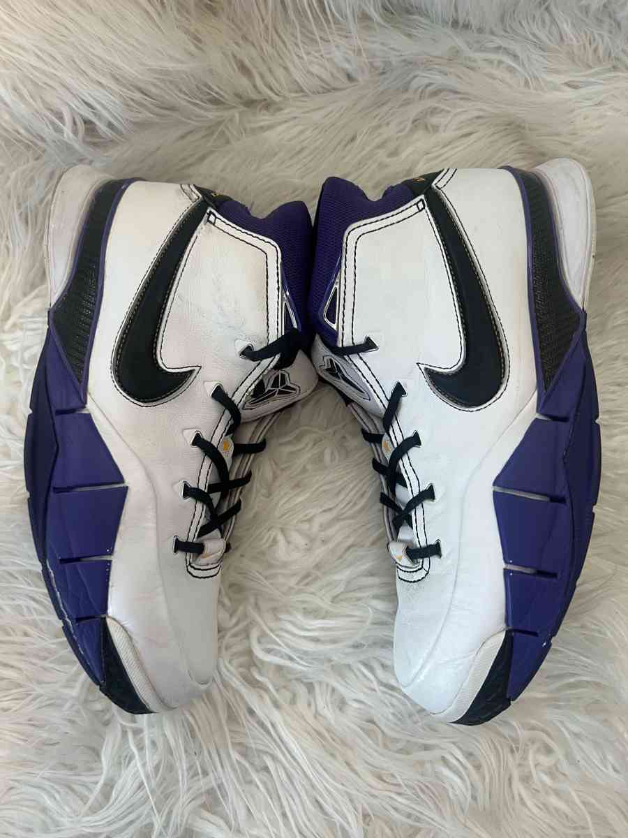 Size 10  Nike Zoom Kobe 1 Protro 2019 81 Points AQ2728105 - North Las Vegas, Nevada - FleaMarketBay