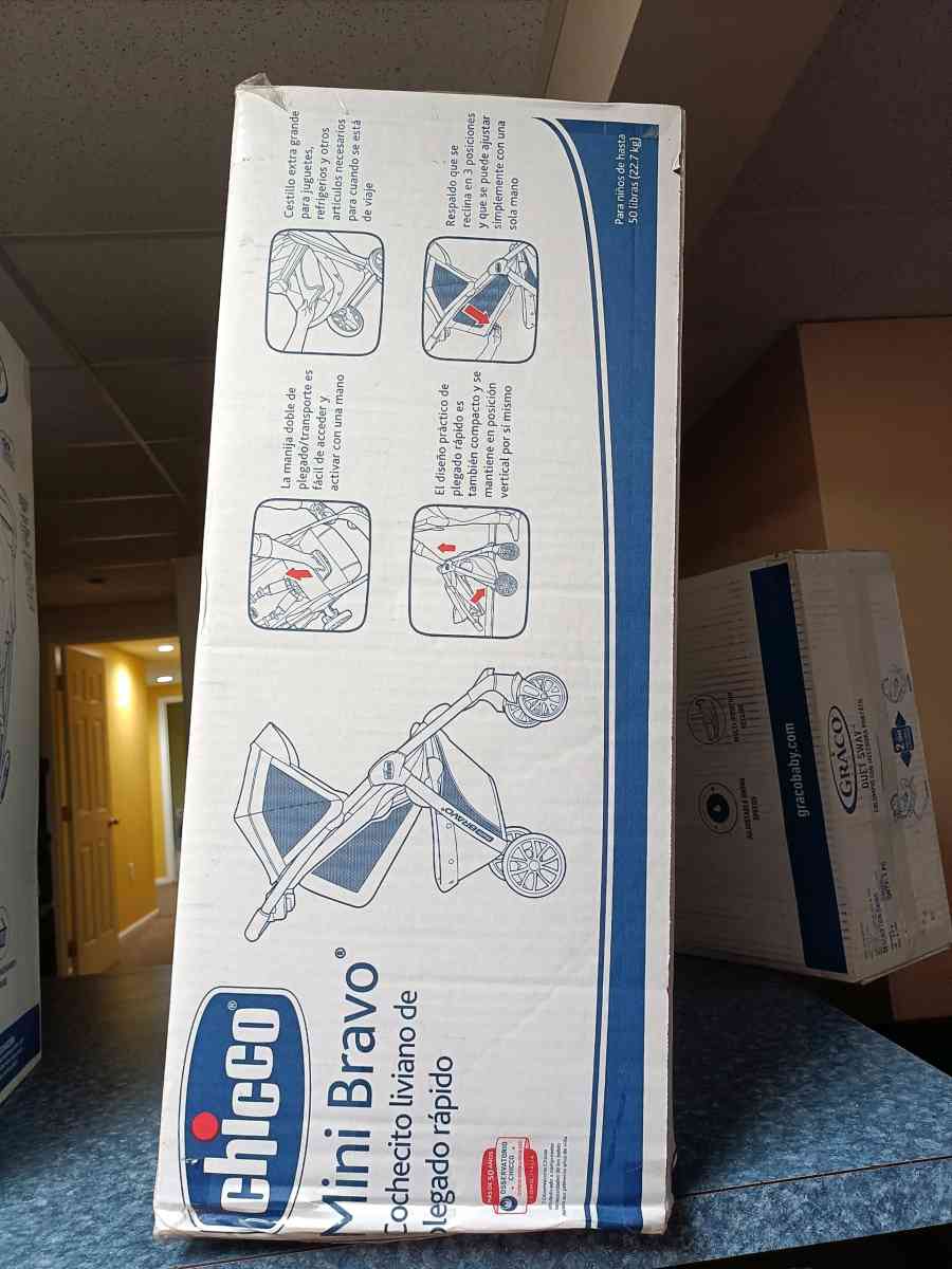 Chicco lightweight Stroller - Stony Point, New York - FleaMarketBay