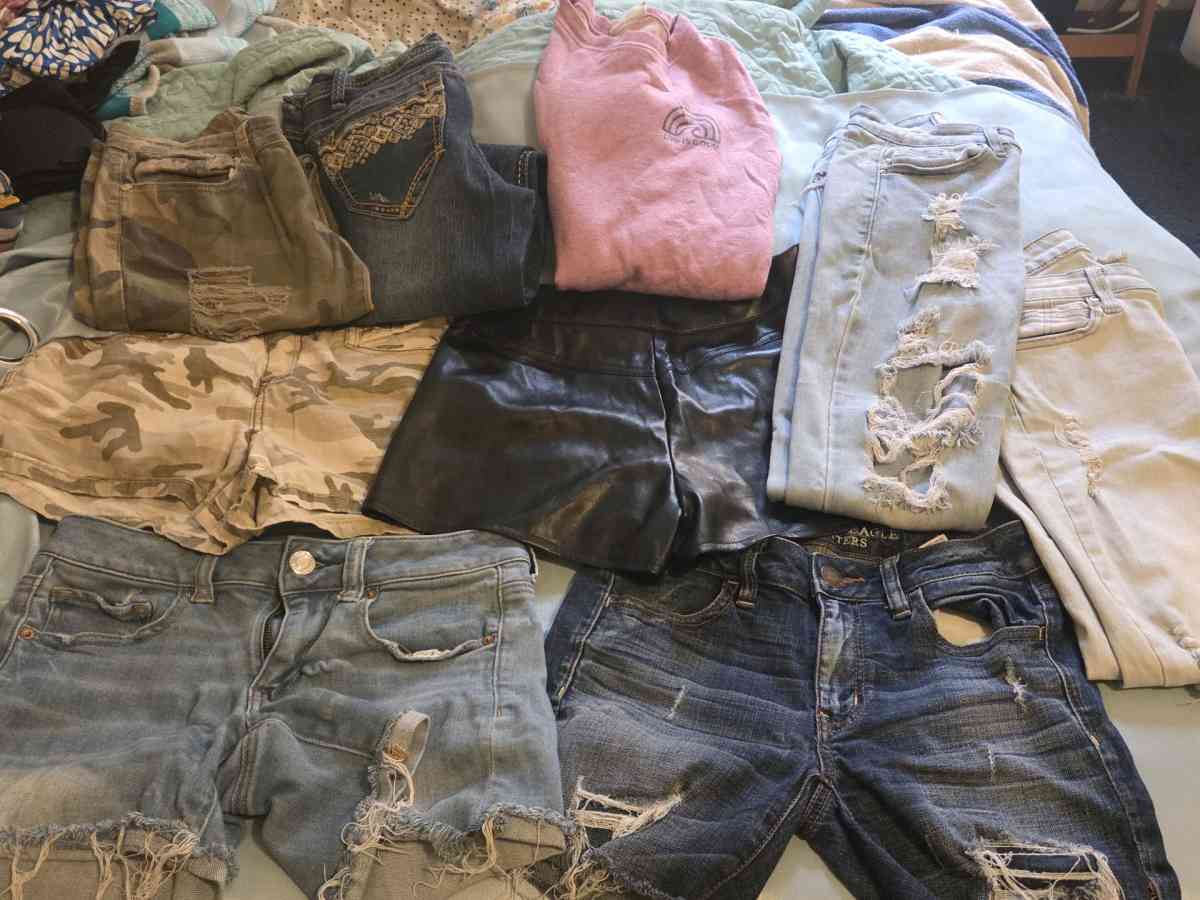 Large Tote plus more of Womens clothes and shoes - Belton, South Carolina - FleaMarketBay