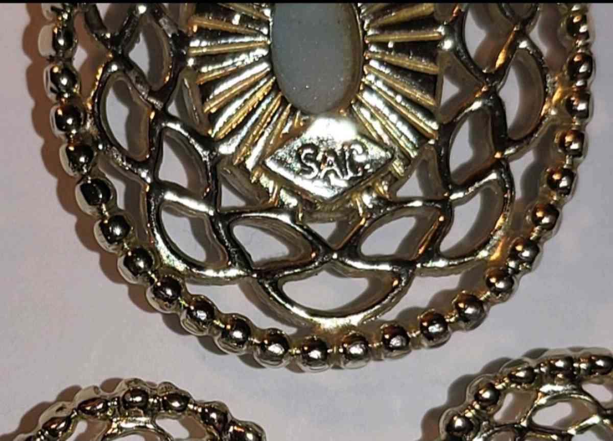 SARAH COVENTRY 3 PIECE JEWELRY SET VINTAGE - Elysburg, Pennsylvania - FleaMarketBay