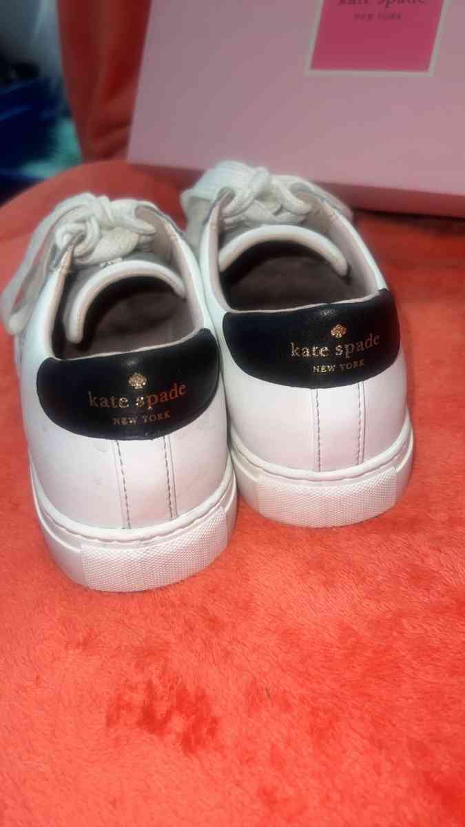 Kate Spade white leather shoes with black spade accent size - Las Vegas, Nevada - FleaMarketBay